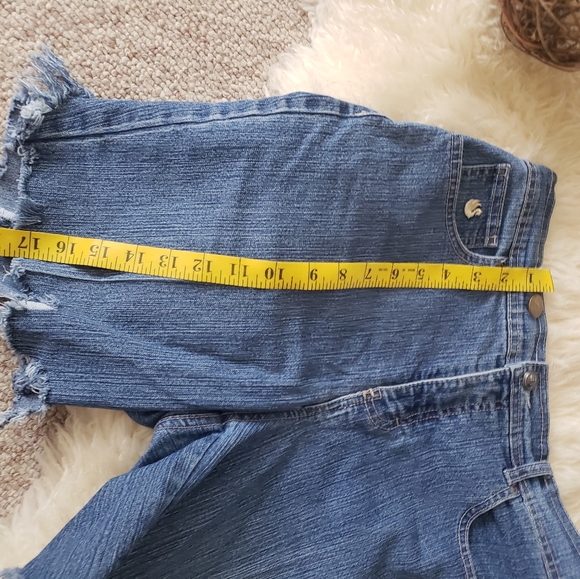 Size 8 Gloria Vanderbilt jean capris. - Picture 6 of 15